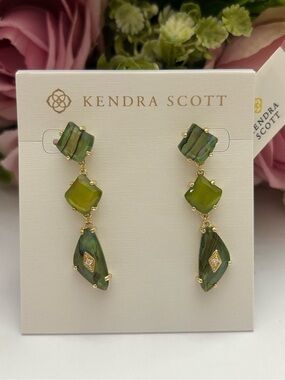 NWT Kendra Scott Bianca linear earrings Gold Chartreuse Green Mother of Pearl